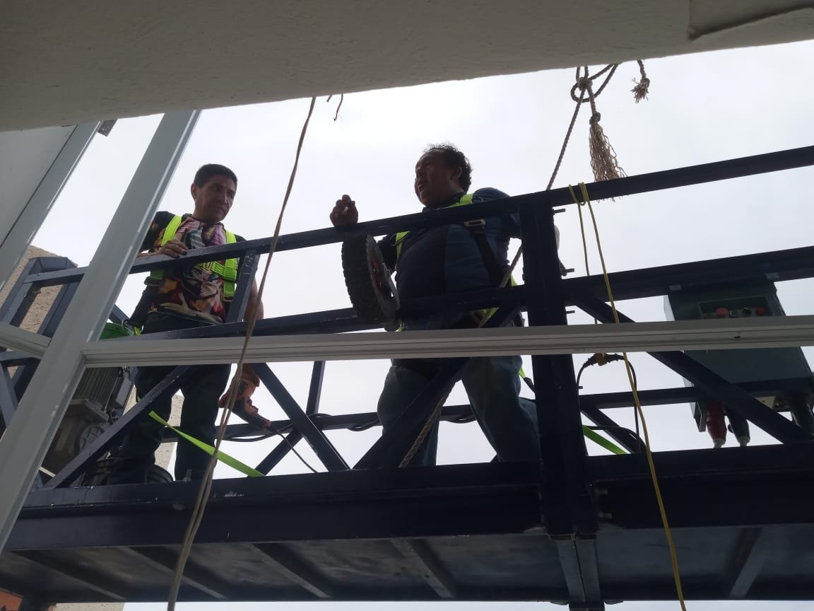 Proyecto de aluminio y cristal templado